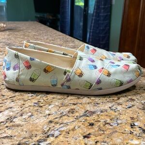 Tom’s Boba patterned shoes - Size 9.5